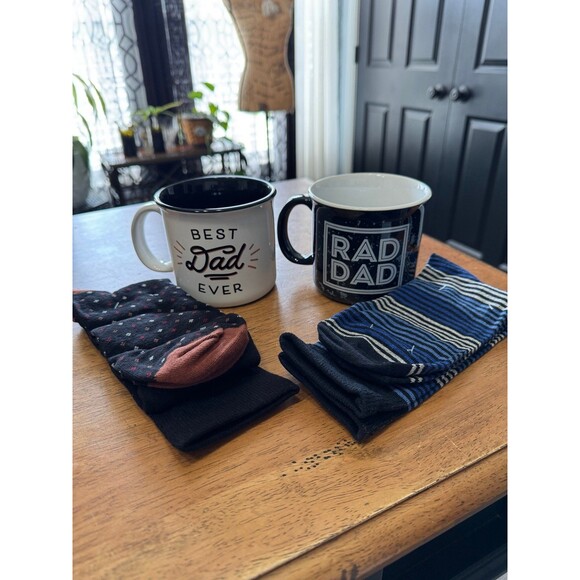 2- Dad coffee mug sets with sock bundle - Picture 1 of 3